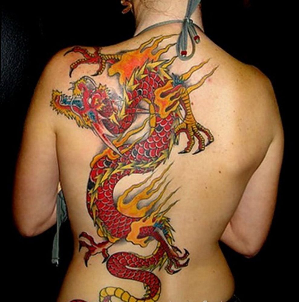 Китайский дракон значение. Тату китайский дракон для девушек. Тату дракон на спине у девушки. Татуировка китайский дракон на спине. Тату красный дракон на шее.