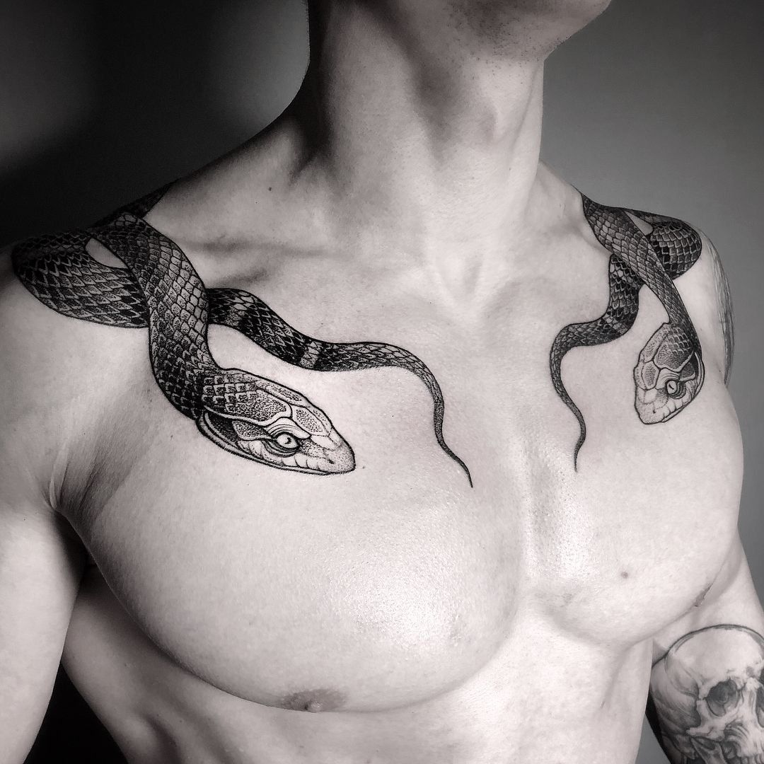 Тату змеи на плече мужские