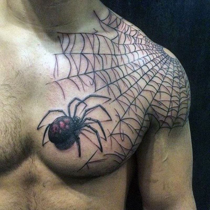 Паутина с пауком на плече