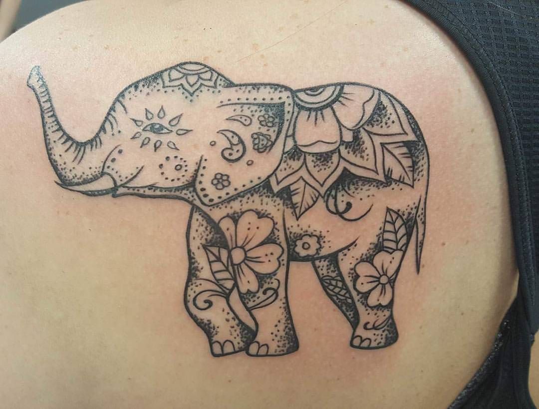 Женская Татуировка слон