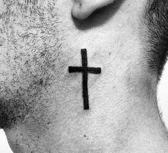 Стрижки мужские с татуировкой на шее виде Креста