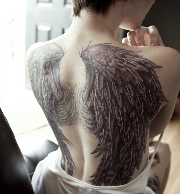 Крылья на спине у мужчин. Татуировка Крылья. Тату на спине. Татуировка Крылья на спине. Крылья на всю спину.