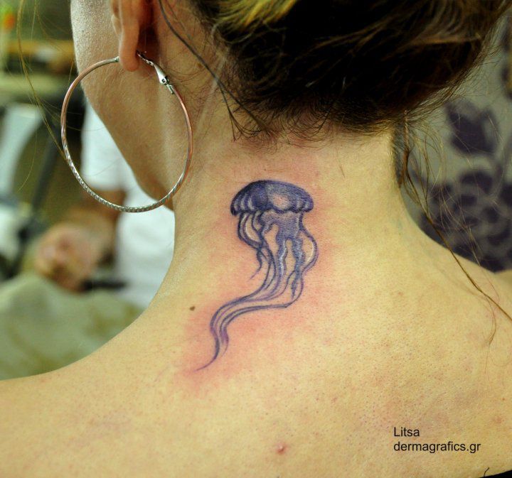 Медуза - на шее.