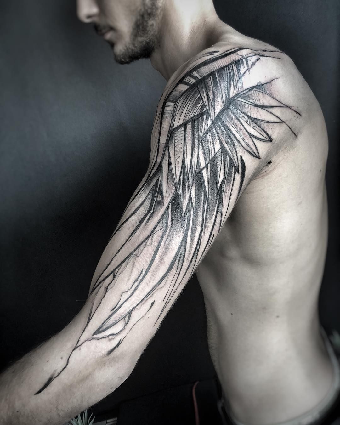 Татуировки крылья на спине