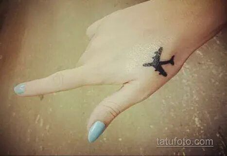 Значение татуировки бумажного самолета