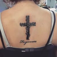 Татуировки в виде креста (65 фото)